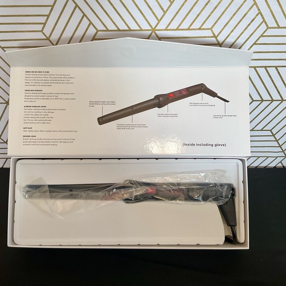 Milano Professional Curling Iron with Gold and Black Design - Picture 3 of 3